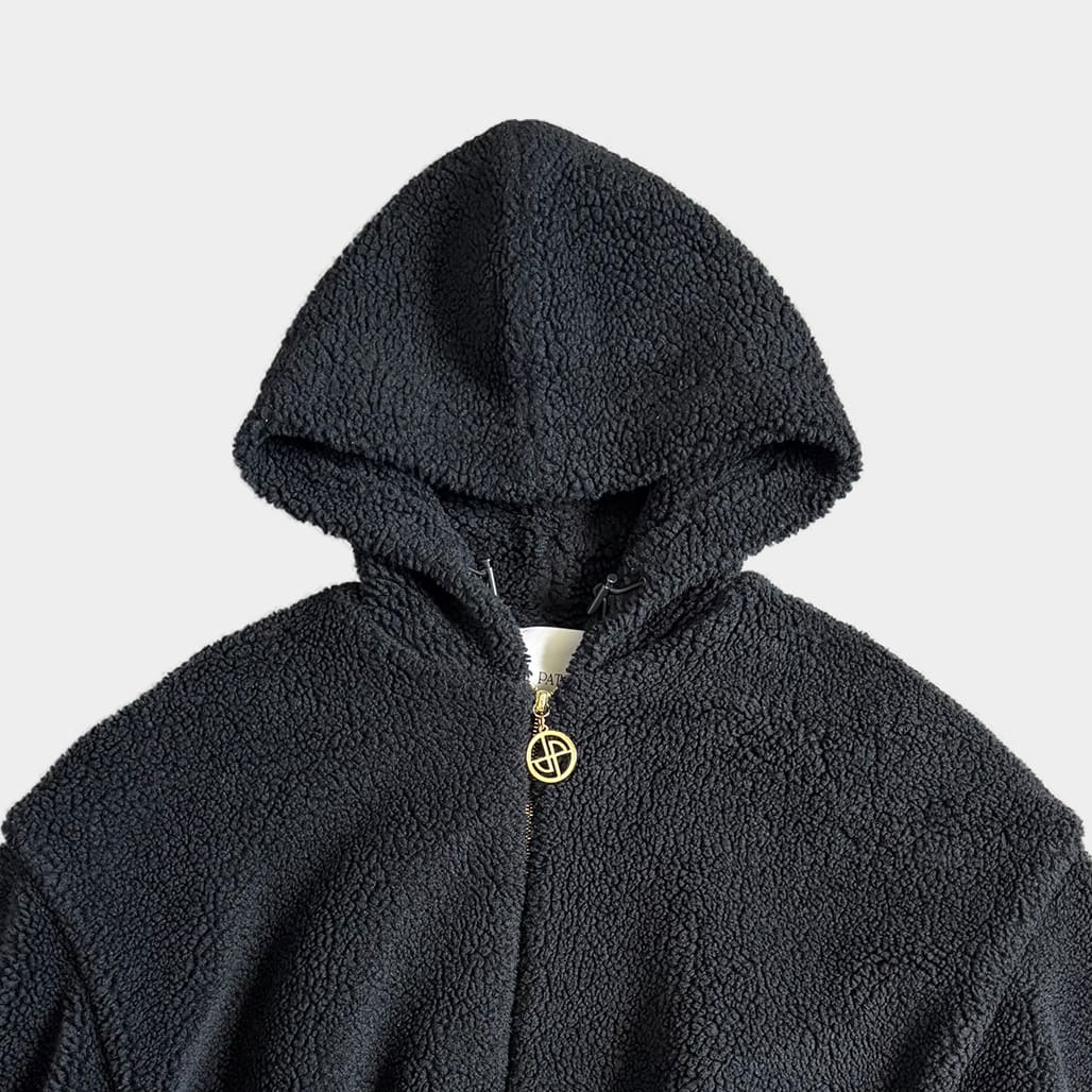 PATOU パトゥ ボアフリースクロップドパーカー 23A-JE097-0157 アイボリー XS PATOU - パトゥ PATOU クロップドパーカー メダイヨン ロゴ プル